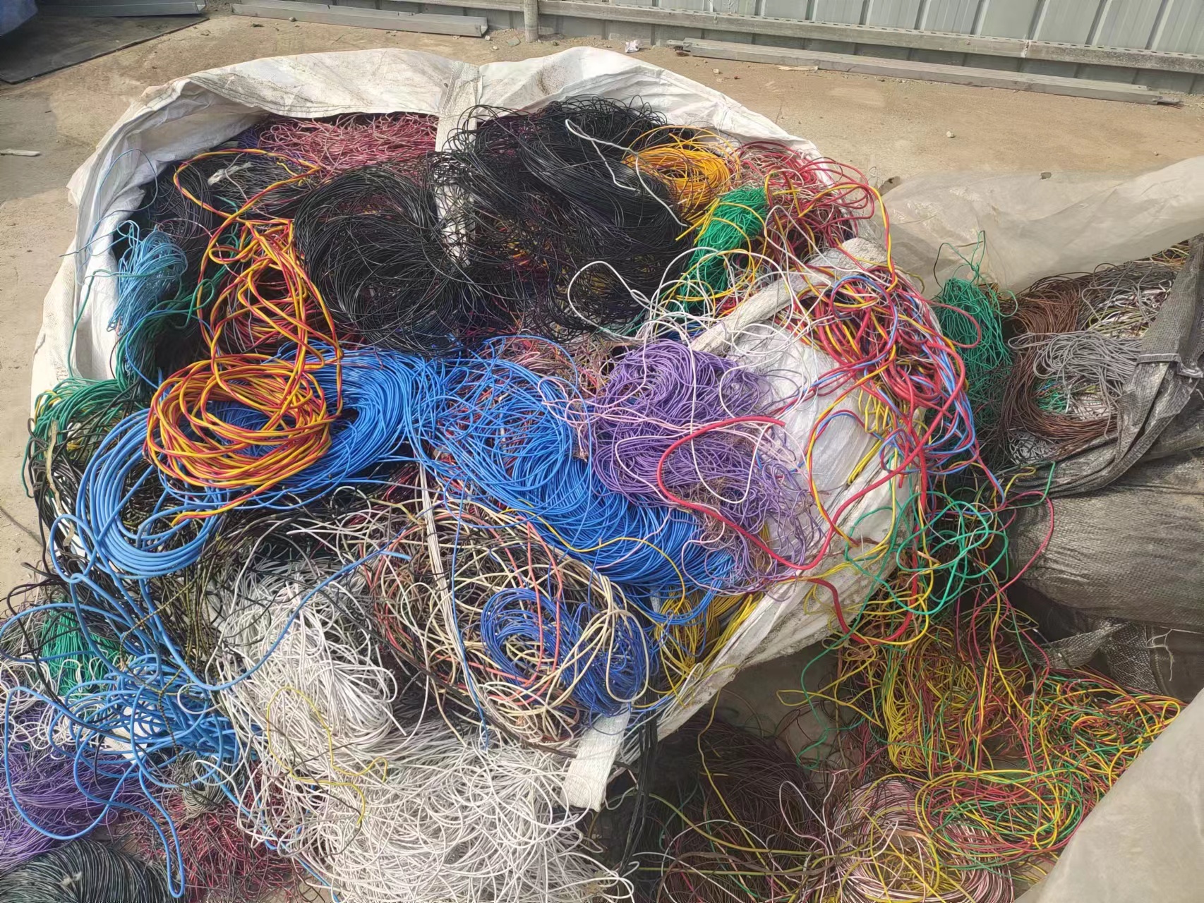 电线铜回收价格多少钱一斤-回收公司电话